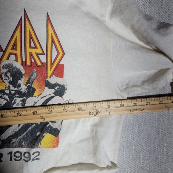 Def Leppard NWT  Crop T shirt Concert Band LS SMALL MEDIUM Forever 21 - Picture 5 of 10